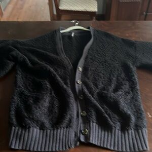 Free people large black cardigan. Two front pockets